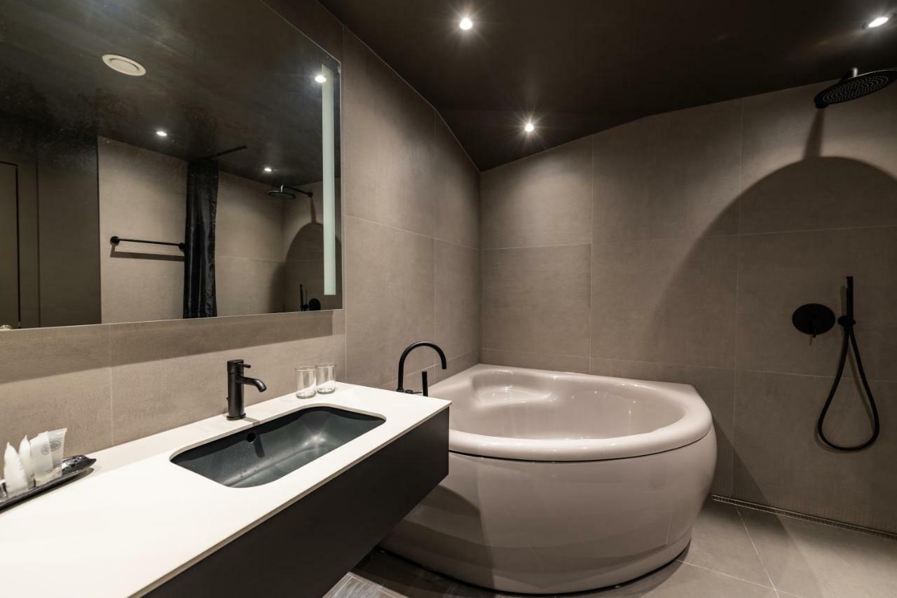 Maestro Design Hotel リエパーヤ エクステリア 写真